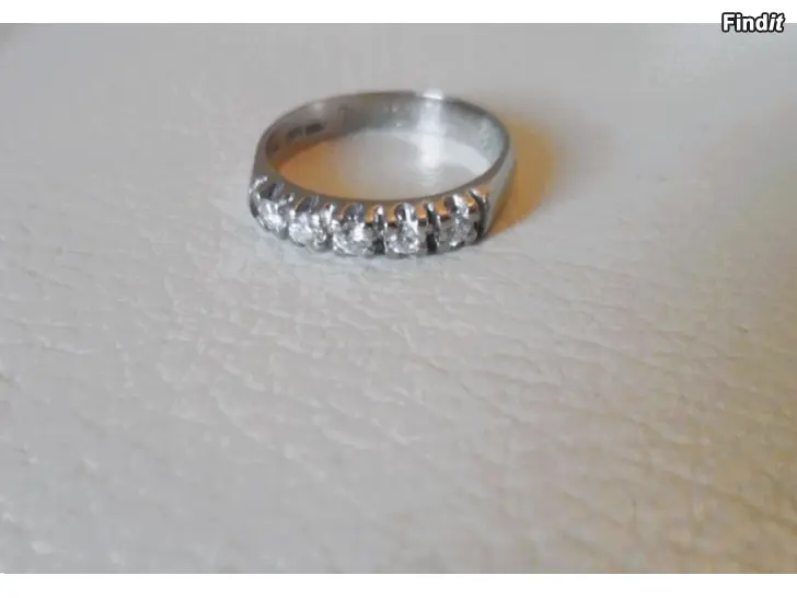 Säljes Timanttisormus 5 x 0,07ct koko 17 Valkokulta Kultakeskus