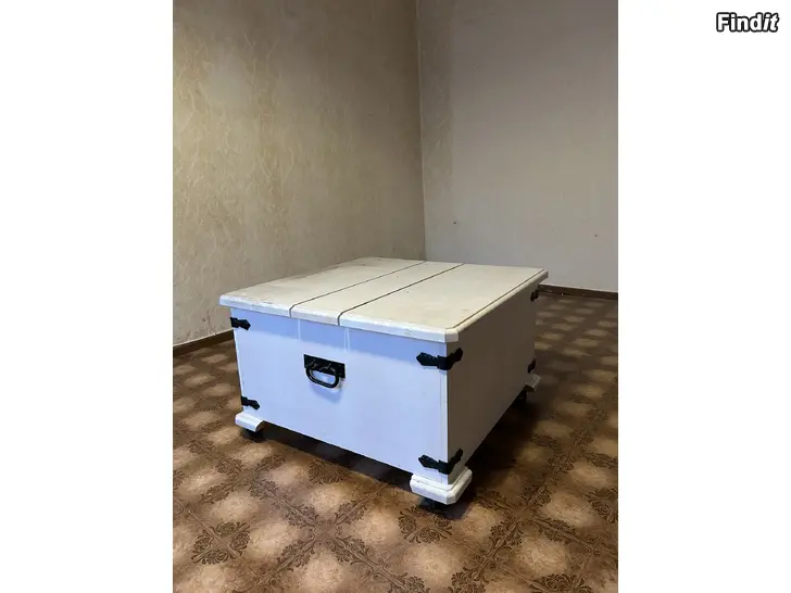 Myydään Arkkupöytä