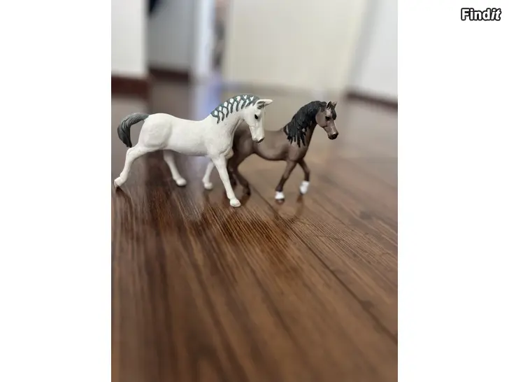 Säljes 3 olika Schleich hästar