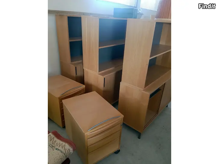 Myydään Begagnade kontorshyllor o hurtsar