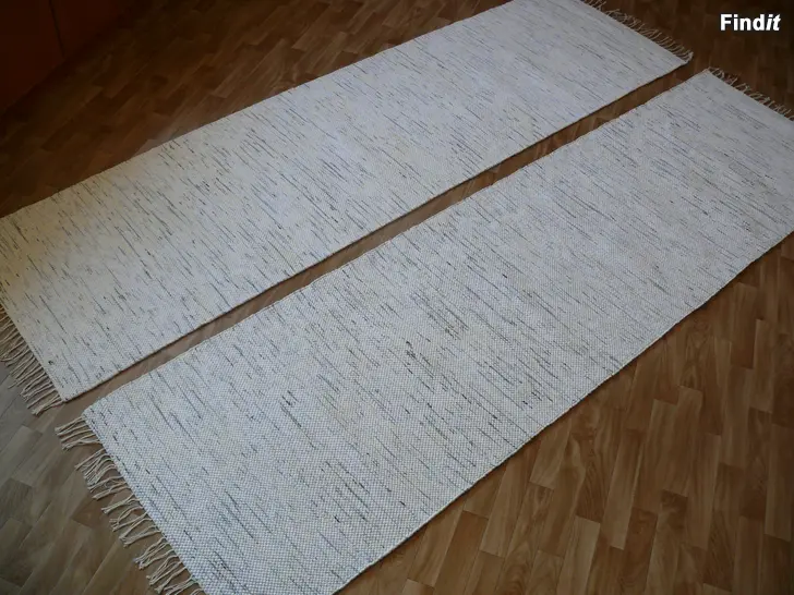 Säljes Vaaleat matot 265x75cm 2kpl