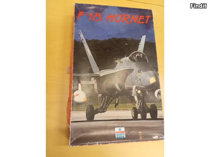 Myydään F-18 Hornet rakennussarja