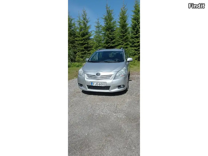 Säljes Toyota Verso 2,2 Diesel