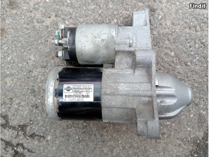 Myydään Nissan Juke 1,6 2013 käynnistys moottori 233001KA1C