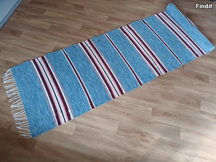 Säljes Upea raitamatto 255x74cm
