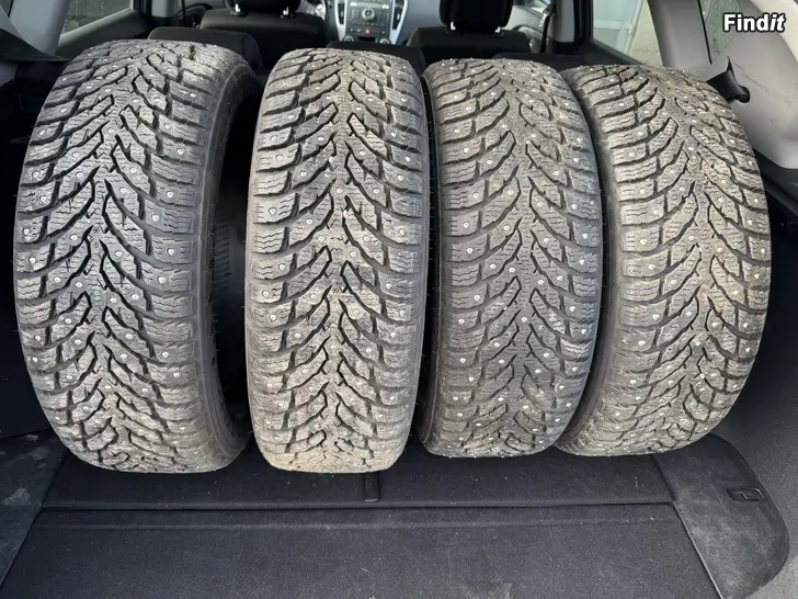 Myydään Nastarenkaat 205/60R16 Nokian Hakkapeliitta 9