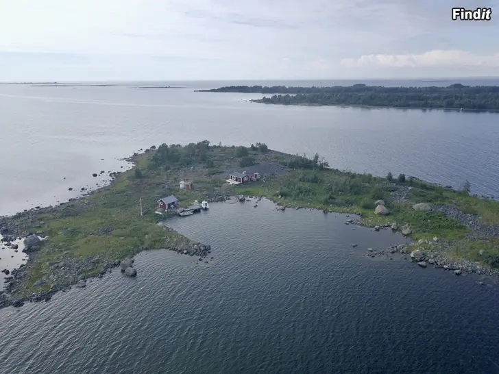 Säljes Drönar foto av sommarstugan