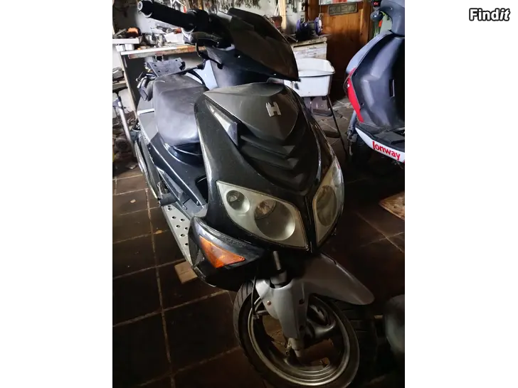 Myydään Helkama keeway skottereita