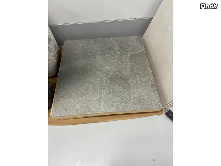 Myydään Golv  Väggkakel säljes 60x60