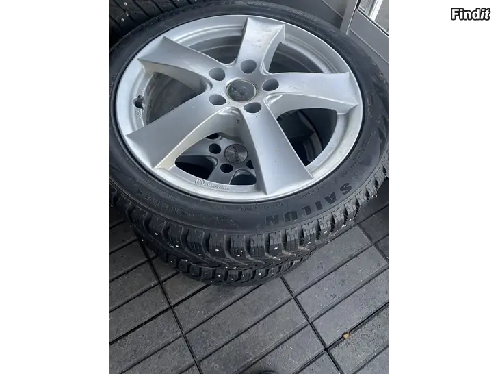 Säljes 225/45 R 17 VAG