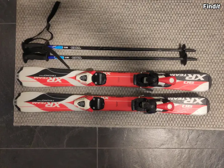 Säljes Laskettelusukset 90 cm + sauvat + monot