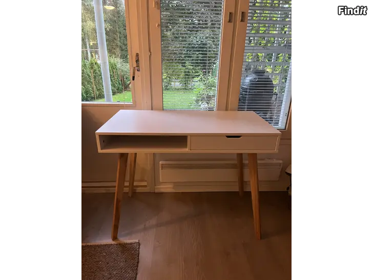Säljes Skrivbord