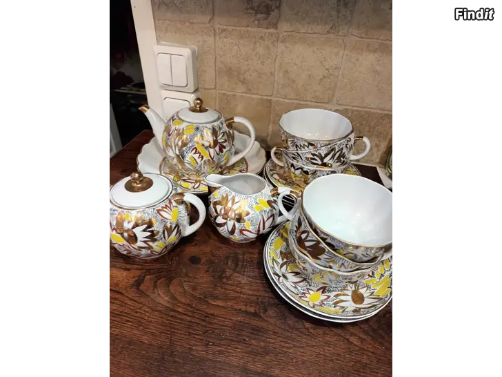 Myydään Teeastiasto 6 hlölle