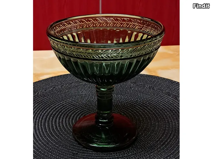 Myydään Riihimäen Lasi Kara tarjoilukulho