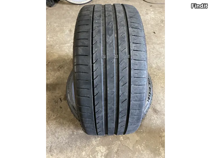 Säljes 225/40/18 kesärenkaat