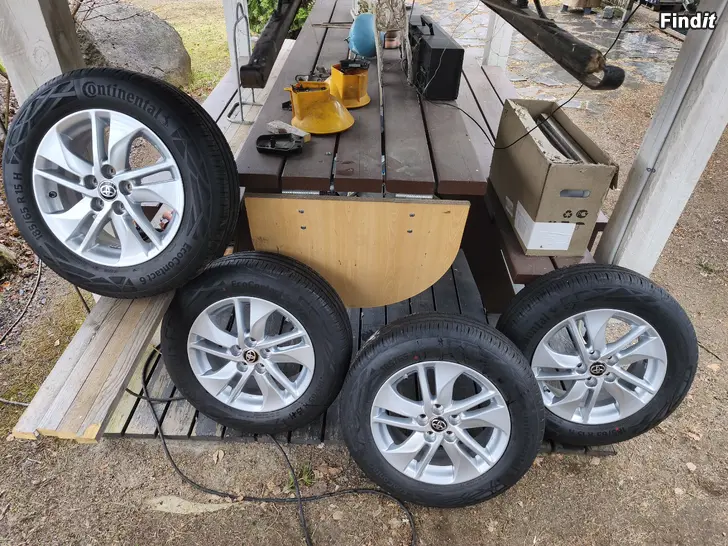 Myydään Toyota  Vanteet  Renkaat