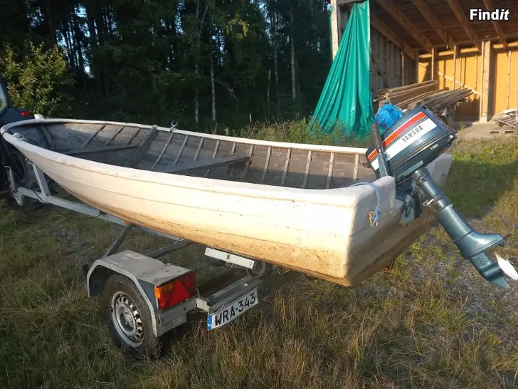 Säljes Glasfibrad träbåt