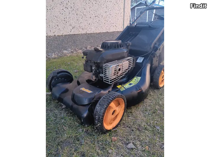 Myydään Ruohonleikkuri vetävä ja keräävä