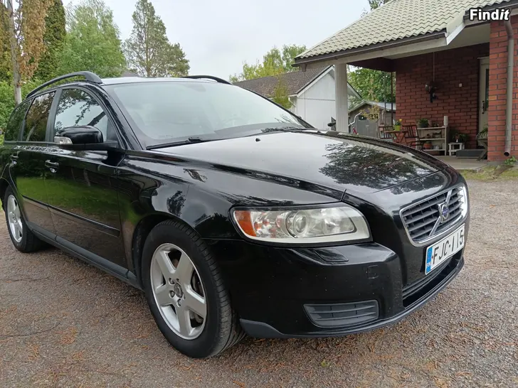 Säljes Volvo V50 2.0D 136-hv. Aut.Momentum JUURI KATSASTETTU
