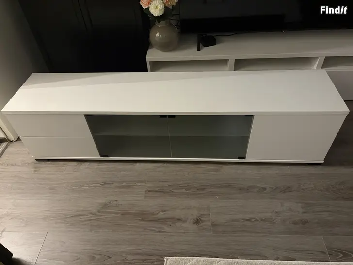 Säljes Tv-bänk