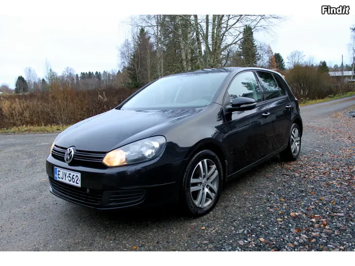 Myydään Volkswagen Golf VI 1.4 TSI manuaali. Vain yksi omistaja