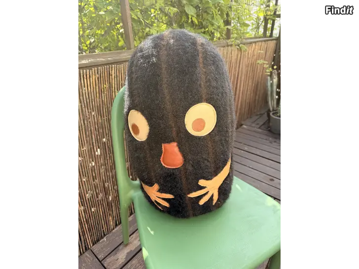 Säljes Muminliknande figur/leksak i päls och läder