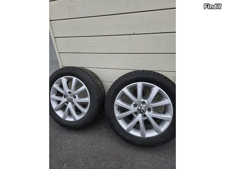 Säljes 2 st fälgar med vinteringar till VW golf