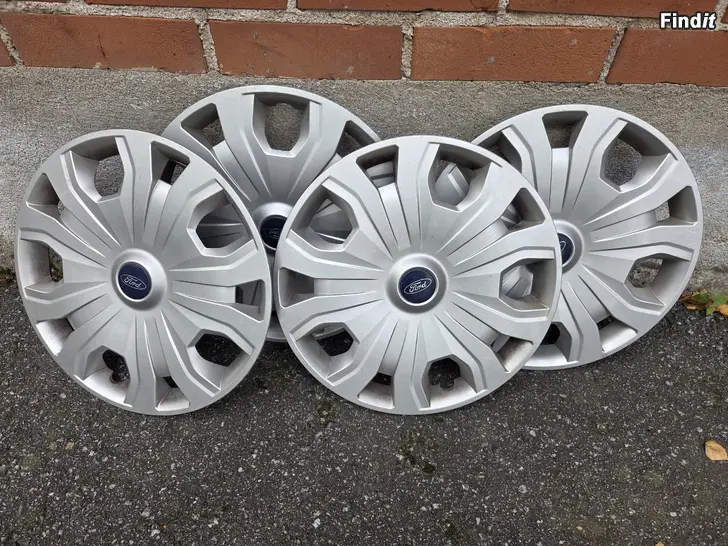 Säljes Ford vinterdäck 205/16 R 16