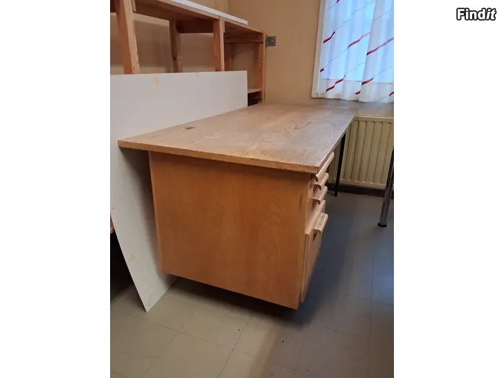 Säljes Skrivbord