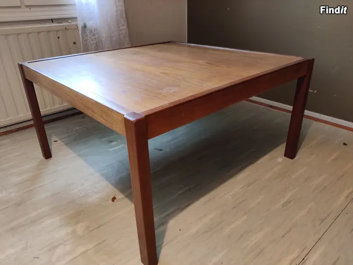 Säljes Större soffbord