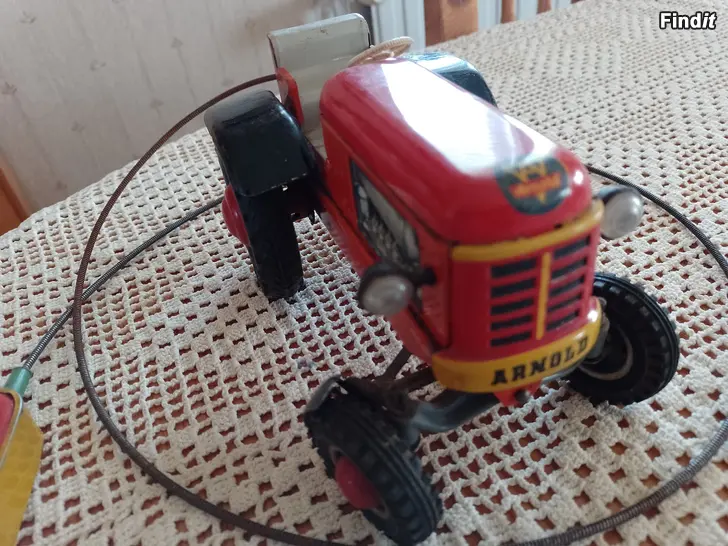 Myydään Gammal traktor leksak säljes