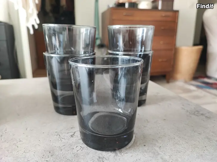 Säljes Vattenglas