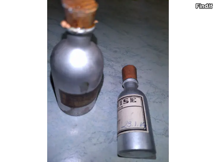 Säljes 2 Små alu-burkar 1967 med aromer