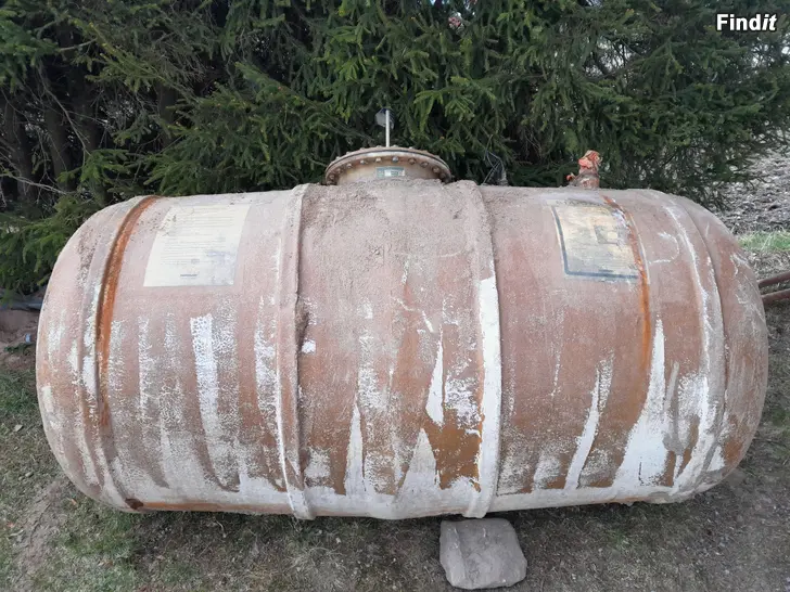 Säljes 3000L tank