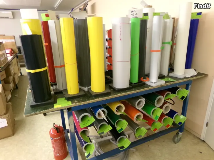Säljes Företagare mfl Kolla  2st 60cm printrar mm på Huutokaupat.com