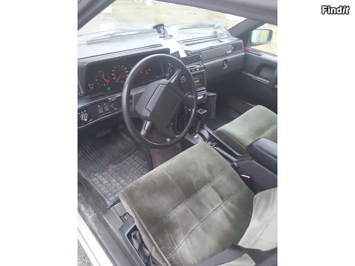 Säljes Volvo 760 GLE autom       -85    veteranbesiktad