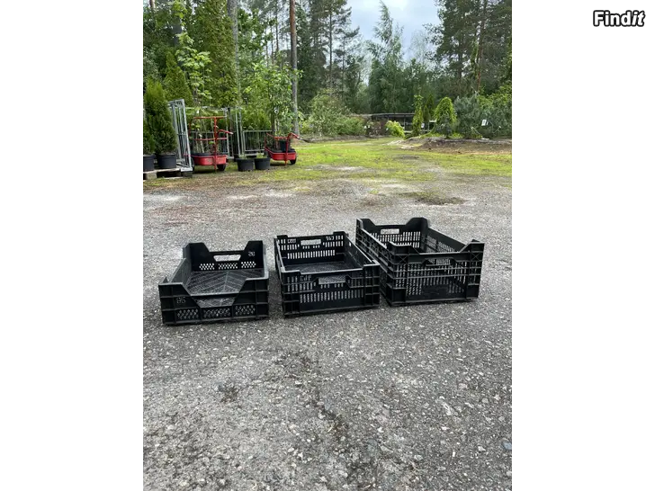 Säljes Korgar i plast