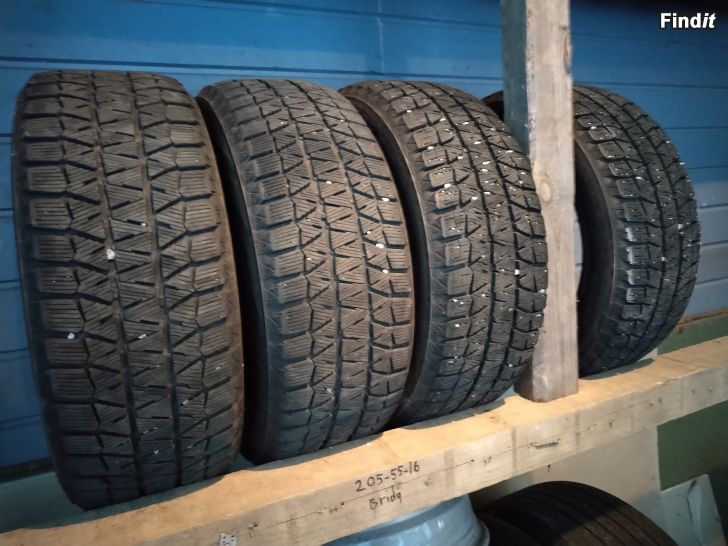 Myydään Bridgestone 205-55-16 kitkarenkaat