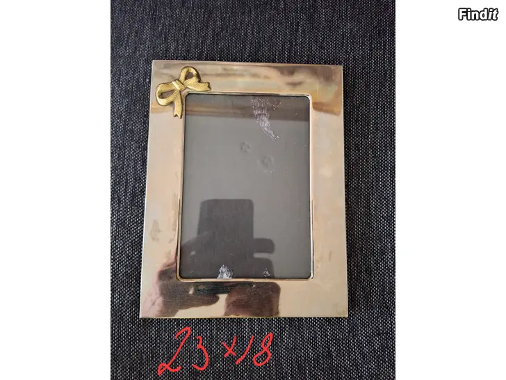 Myydään VALOKUVA KEHYKSIÄ