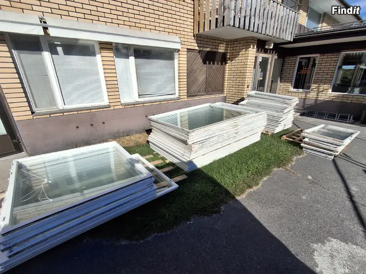 Säljes Gamla fönster till salu