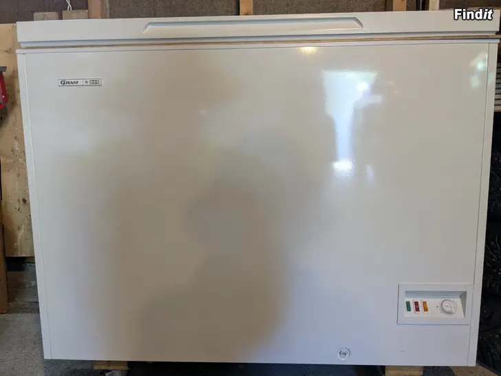 Säljes Gram frysbox 300l