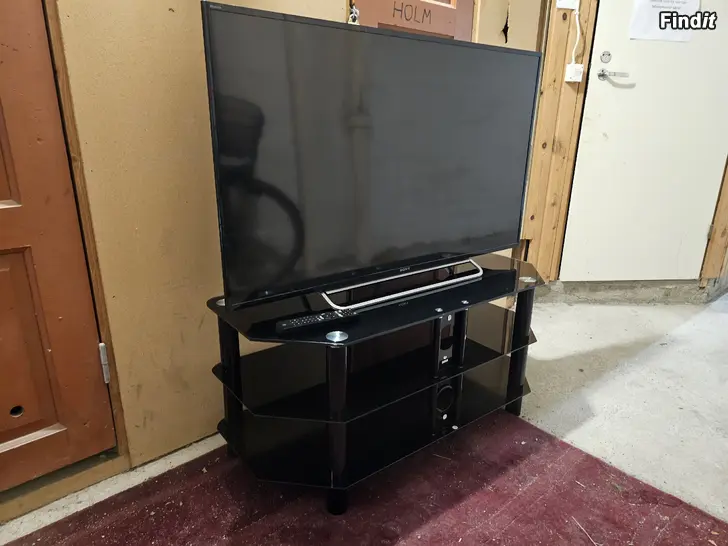 Myydään Sony smart tv+lasinen tv taso