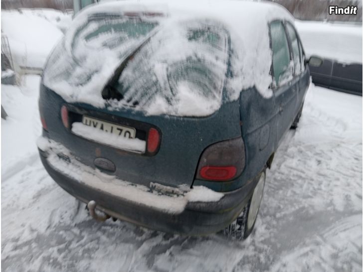 Myydään Renault Megane Scenic 1,9 DIT manuaali 1999 varaosina