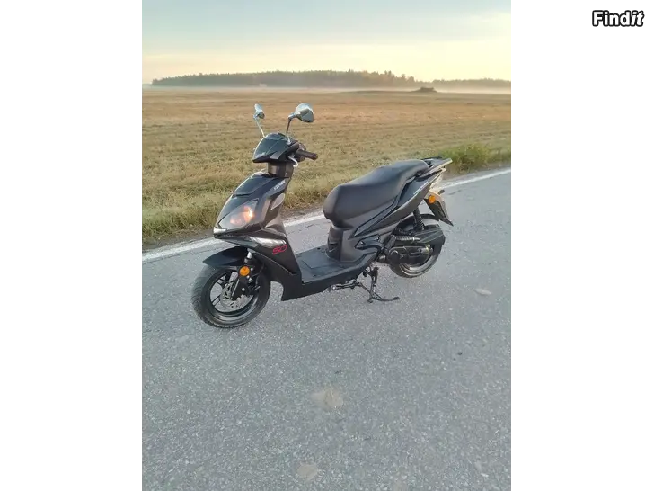 Myydään Keeway 50 Efi 4-T Urbanblade