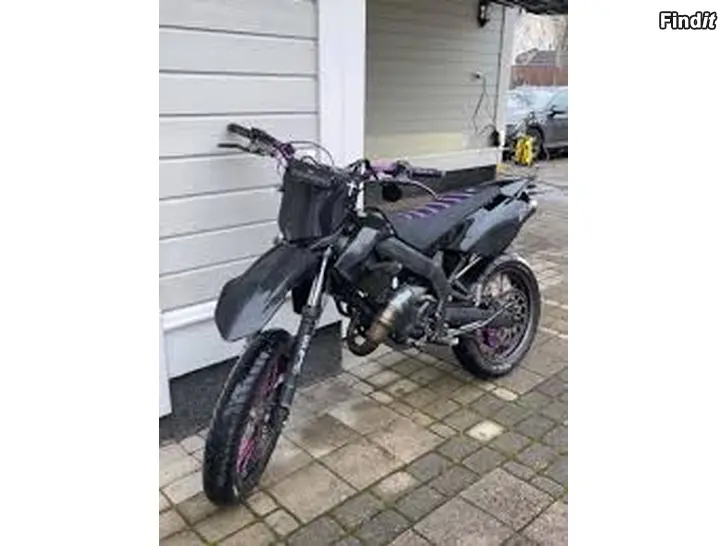 Köpes Önskas köpa ett renoverings moped