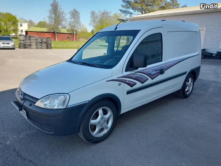Myydään Pikku paketti-auto