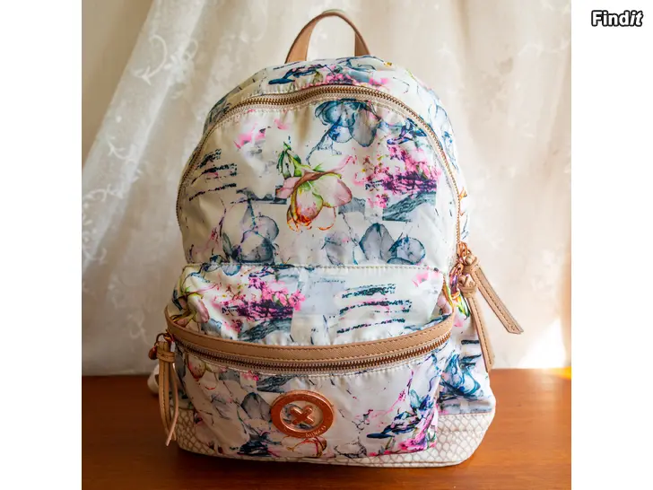Myydään Australialainen Mimco Splendiosa Kukallinen Reppu  Tilava harvinainen kukkakuosinen designer-laukku