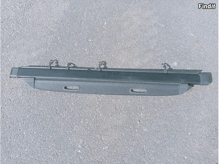 Myydään Kia Sportage 2006 takaluukun suojaverho