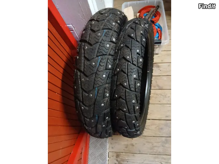 Säljes Dubb däck vespa/Skootterin nastarenkaat