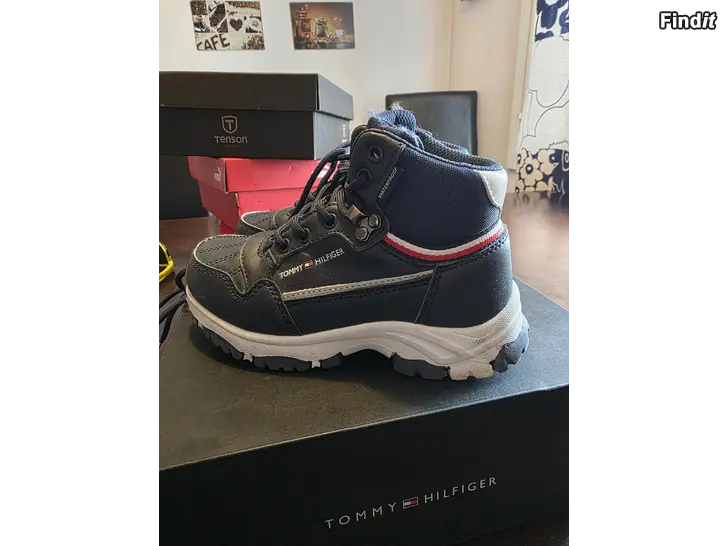 Säljes Tommy hilfiger skor st 30